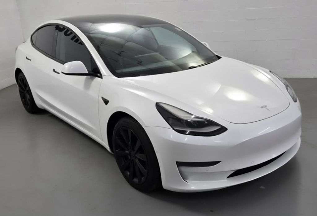 Photo 4 of this TESLA MODEL 3