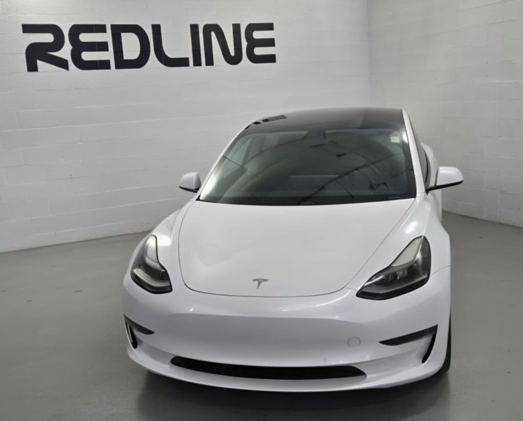 Photo 3 of this TESLA MODEL 3
