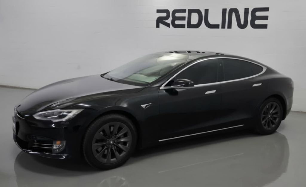 Photo 2 of this TESLA MODEL S