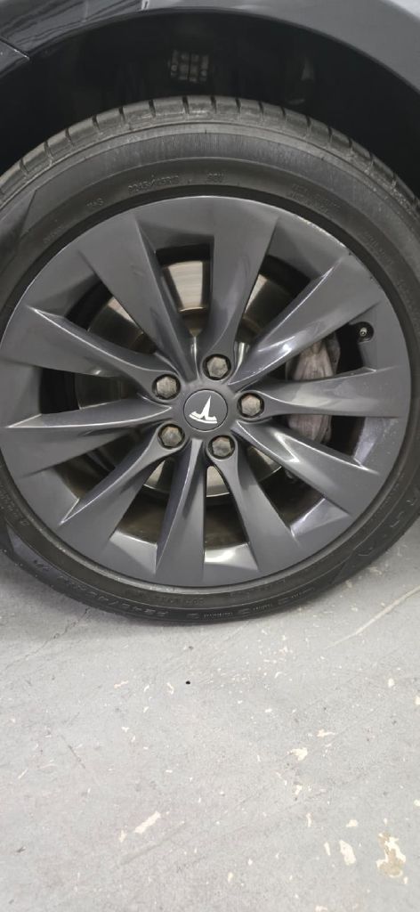 Photo 12 of this TESLA MODEL S