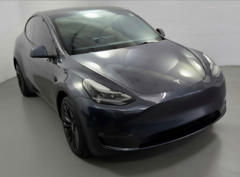 Photo 4 of this TESLA MODEL Y