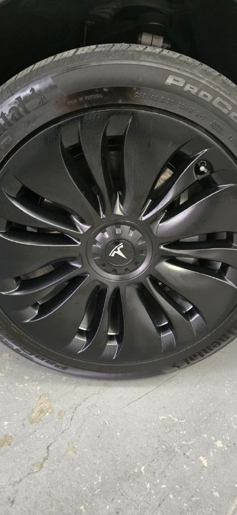 Photo 8 of this TESLA MODEL Y