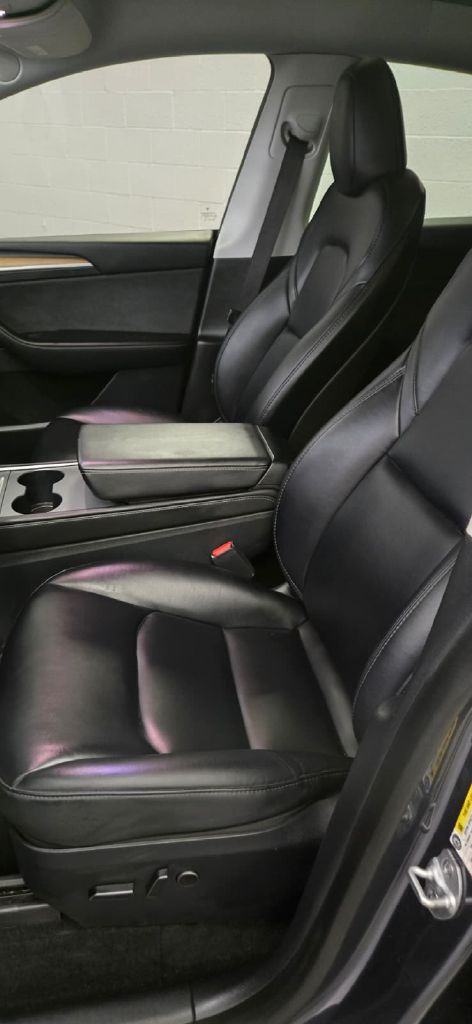 Photo 9 of this TESLA MODEL Y