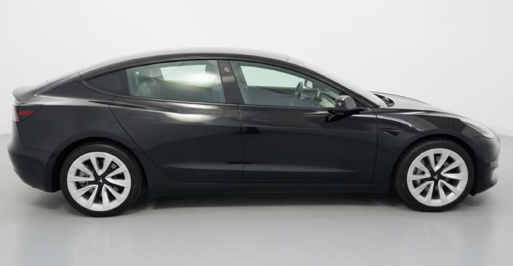 Photo 3 of this TESLA MODEL 3