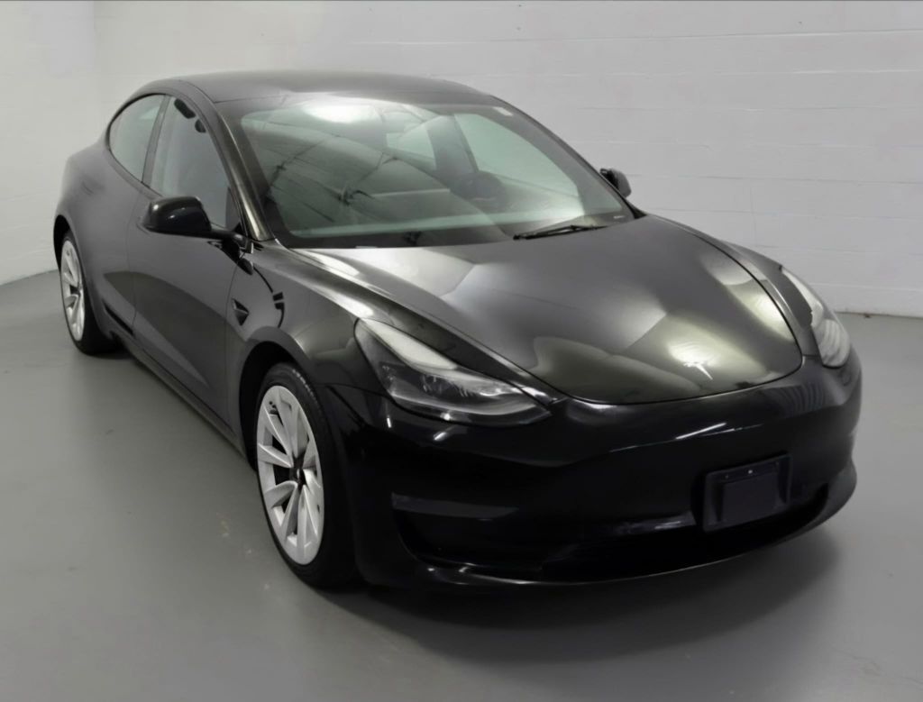 Photo 4 of this TESLA MODEL 3