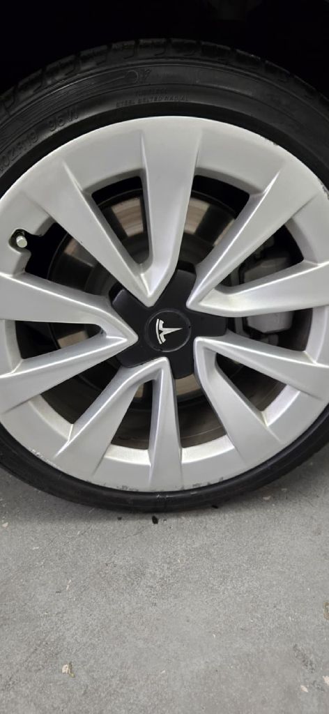 Photo 12 of this TESLA MODEL 3