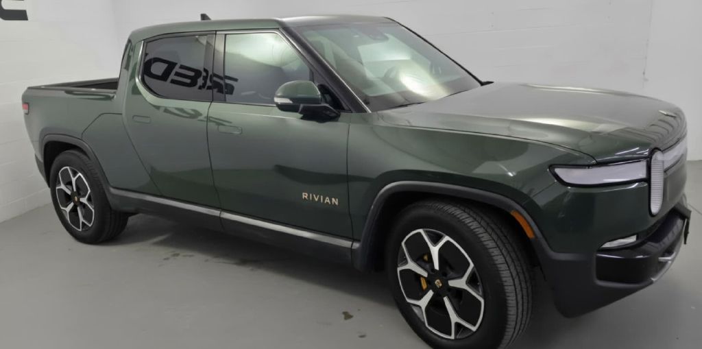 Photo 5 of this RIVIAN R1T