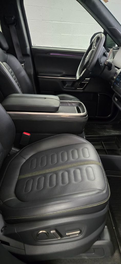 Photo 9 of this RIVIAN R1T