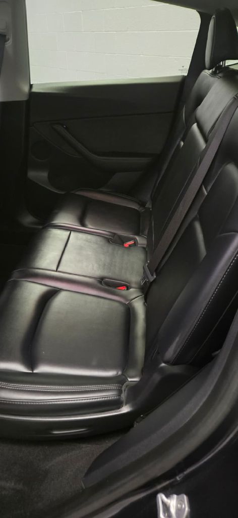 Photo 11 of this TESLA MODEL Y