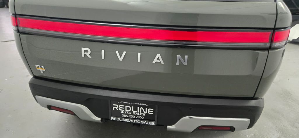 Photo 5 of this RIVIAN R1T