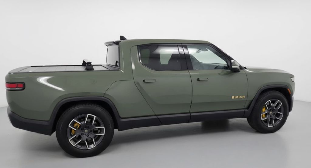 Photo 4 of this RIVIAN R1T