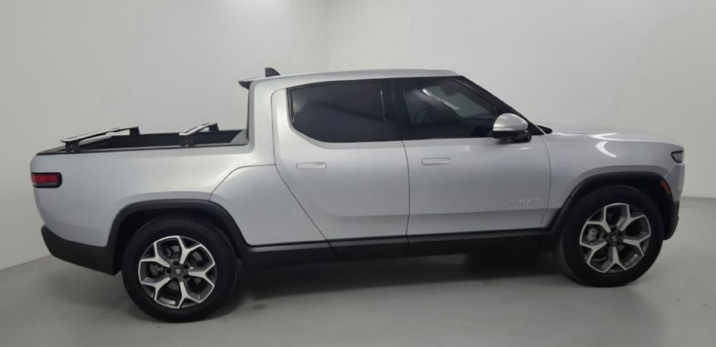 Photo 5 of this RIVIAN R1T