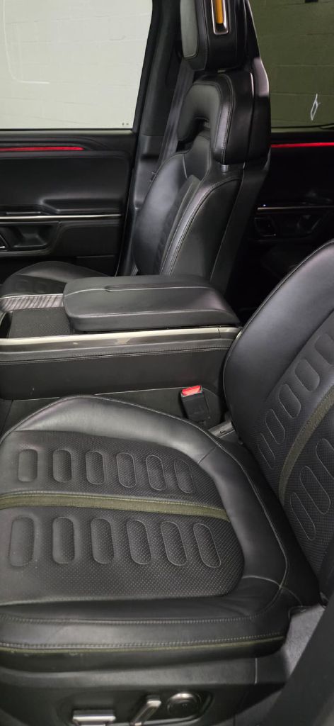 Photo 8 of this RIVIAN R1T