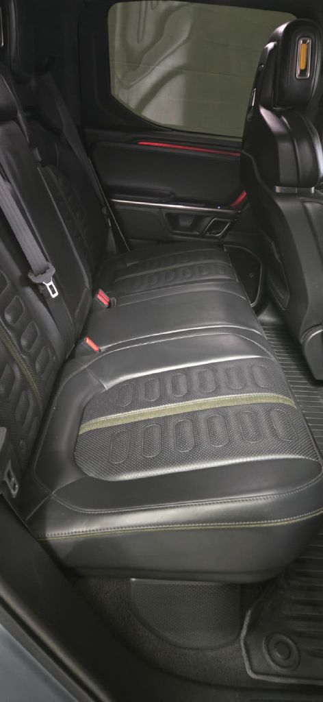 Photo 11 of this RIVIAN R1T