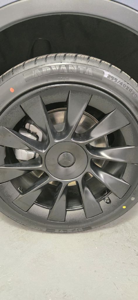 Photo 8 of this TESLA MODEL Y