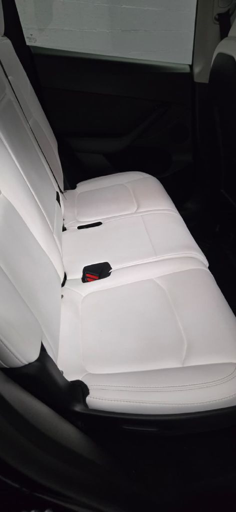 Photo 11 of this TESLA MODEL Y
