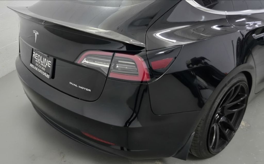 Photo 7 of this TESLA MODEL 3