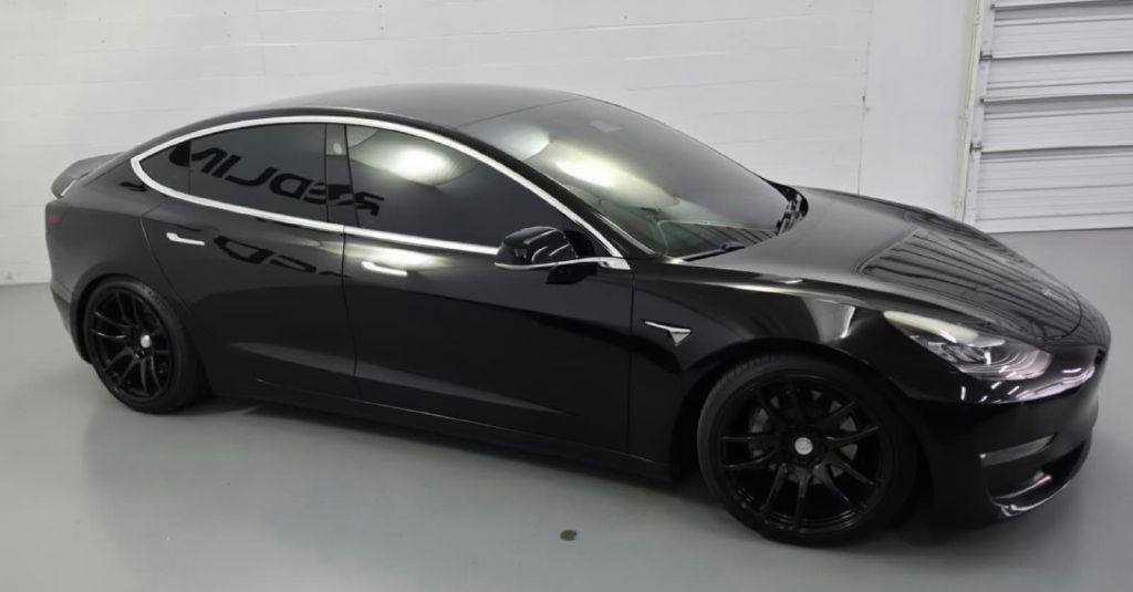 Photo 5 of this TESLA MODEL 3