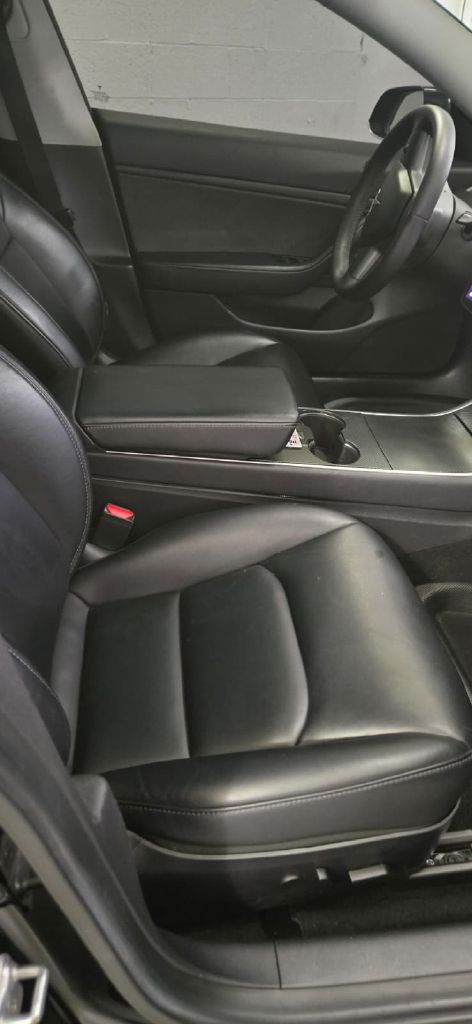 Photo 11 of this TESLA MODEL 3