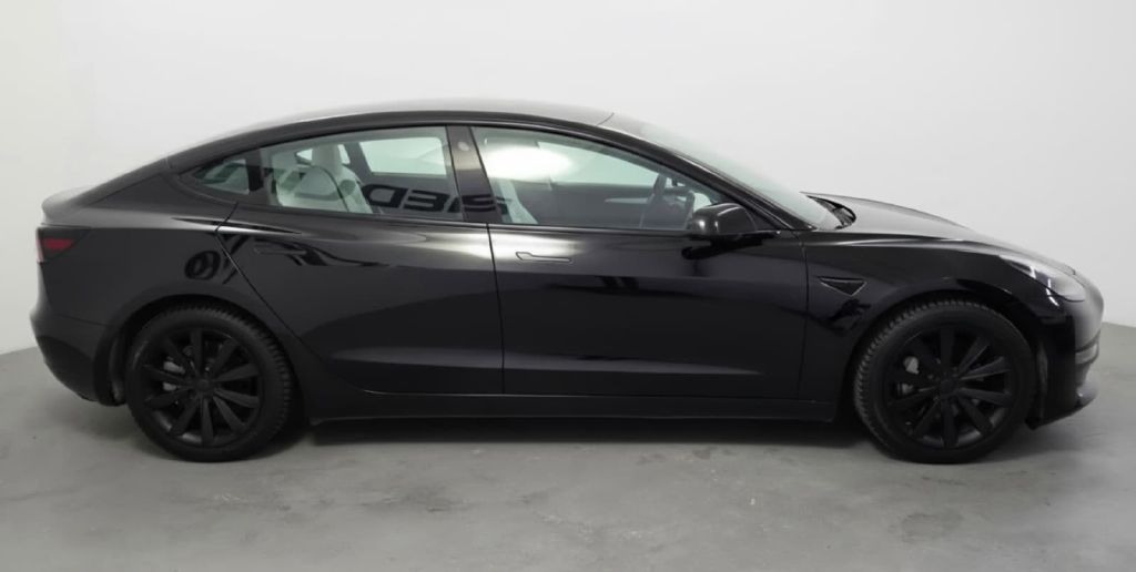 Photo 4 of this TESLA MODEL 3