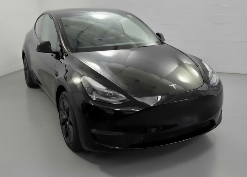 Photo 4 of this TESLA MODEL Y