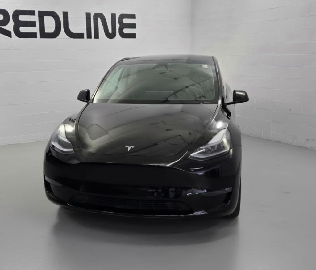 Photo 3 of this TESLA MODEL Y