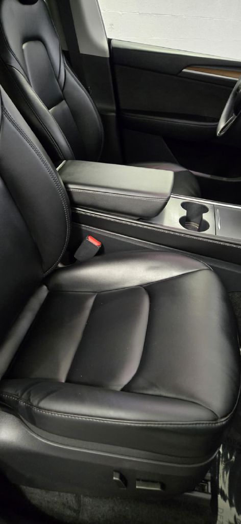 Photo 10 of this TESLA MODEL Y