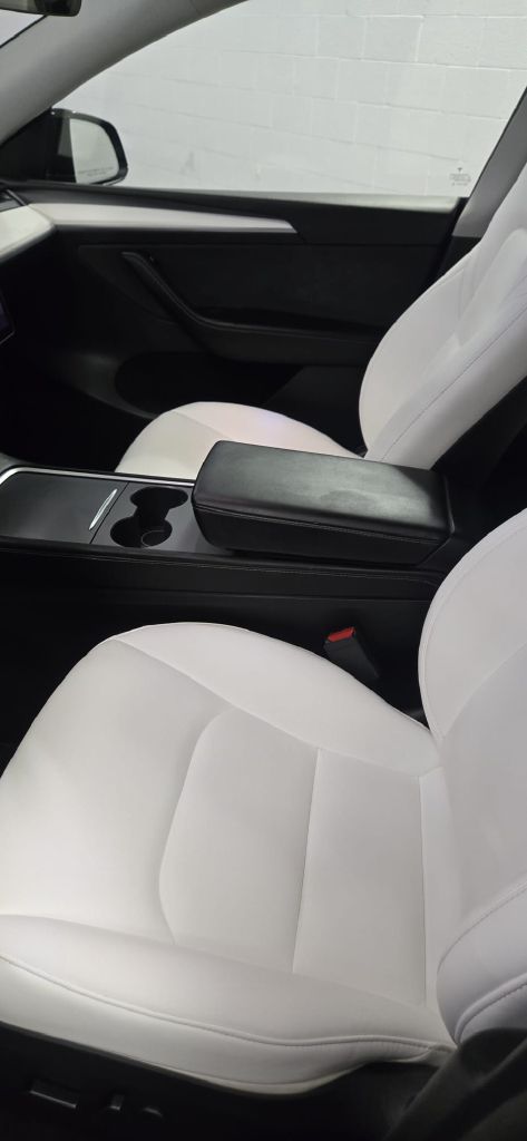 Photo 8 of this TESLA MODEL Y