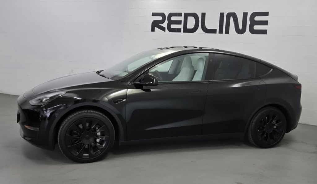 Photo 2 of this TESLA MODEL Y