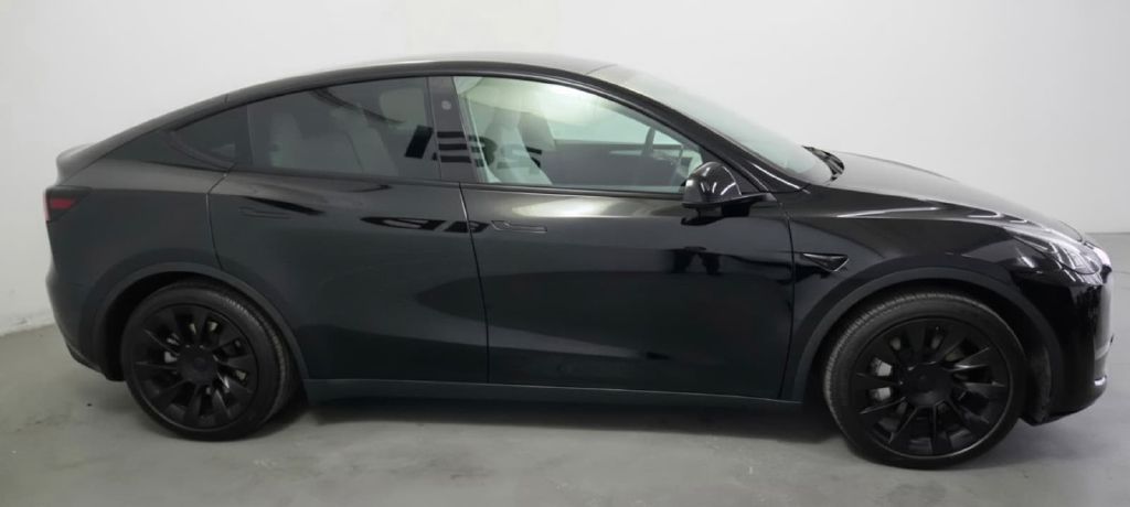 Photo 4 of this TESLA MODEL Y