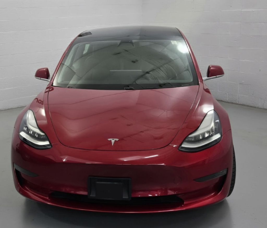 Photo 3 of this TESLA MODEL 3