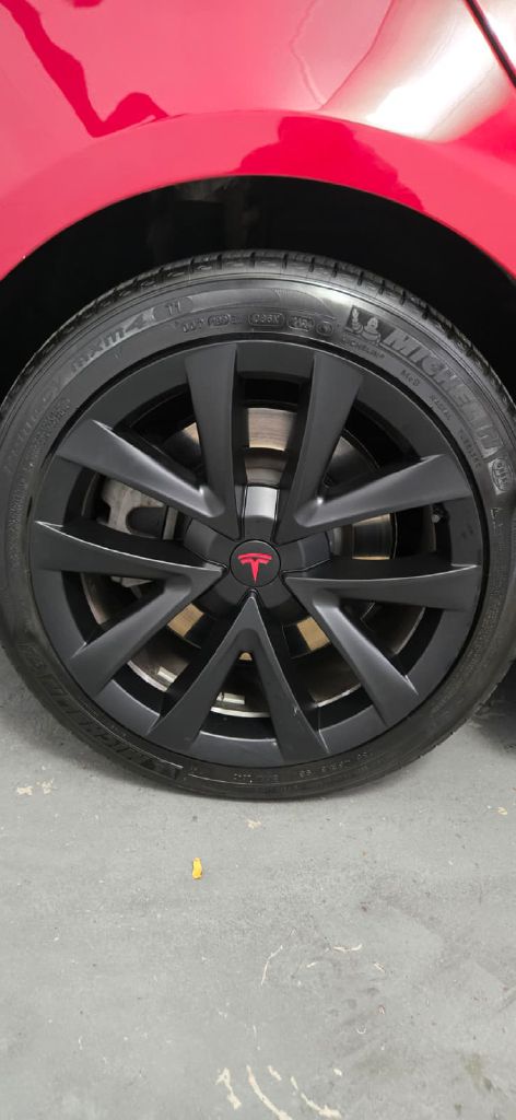 Photo 5 of this TESLA MODEL 3