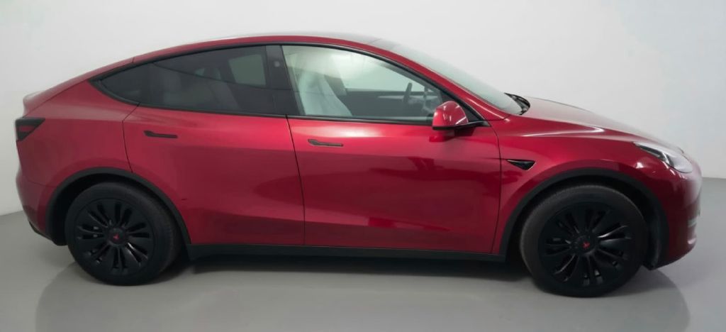 Photo 4 of this TESLA MODEL Y