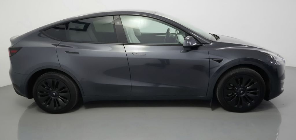 Photo 4 of this TESLA MODEL Y