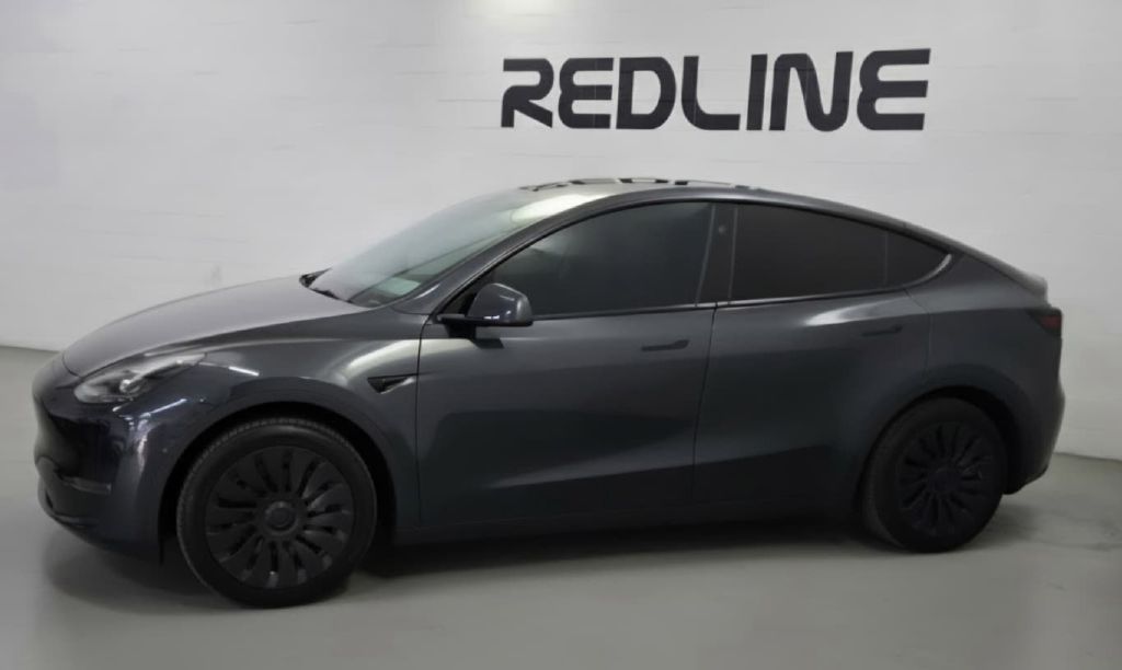 Photo 2 of this TESLA MODEL Y