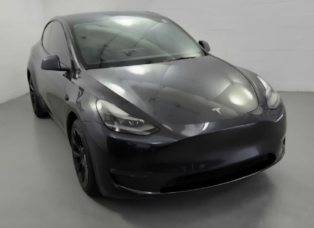 Photo 4 of this TESLA MODEL Y