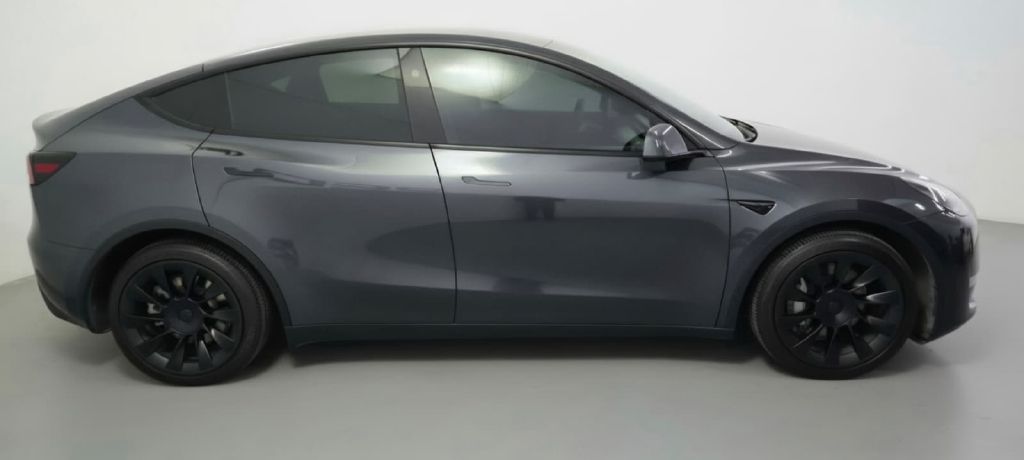 Photo 5 of this TESLA MODEL Y