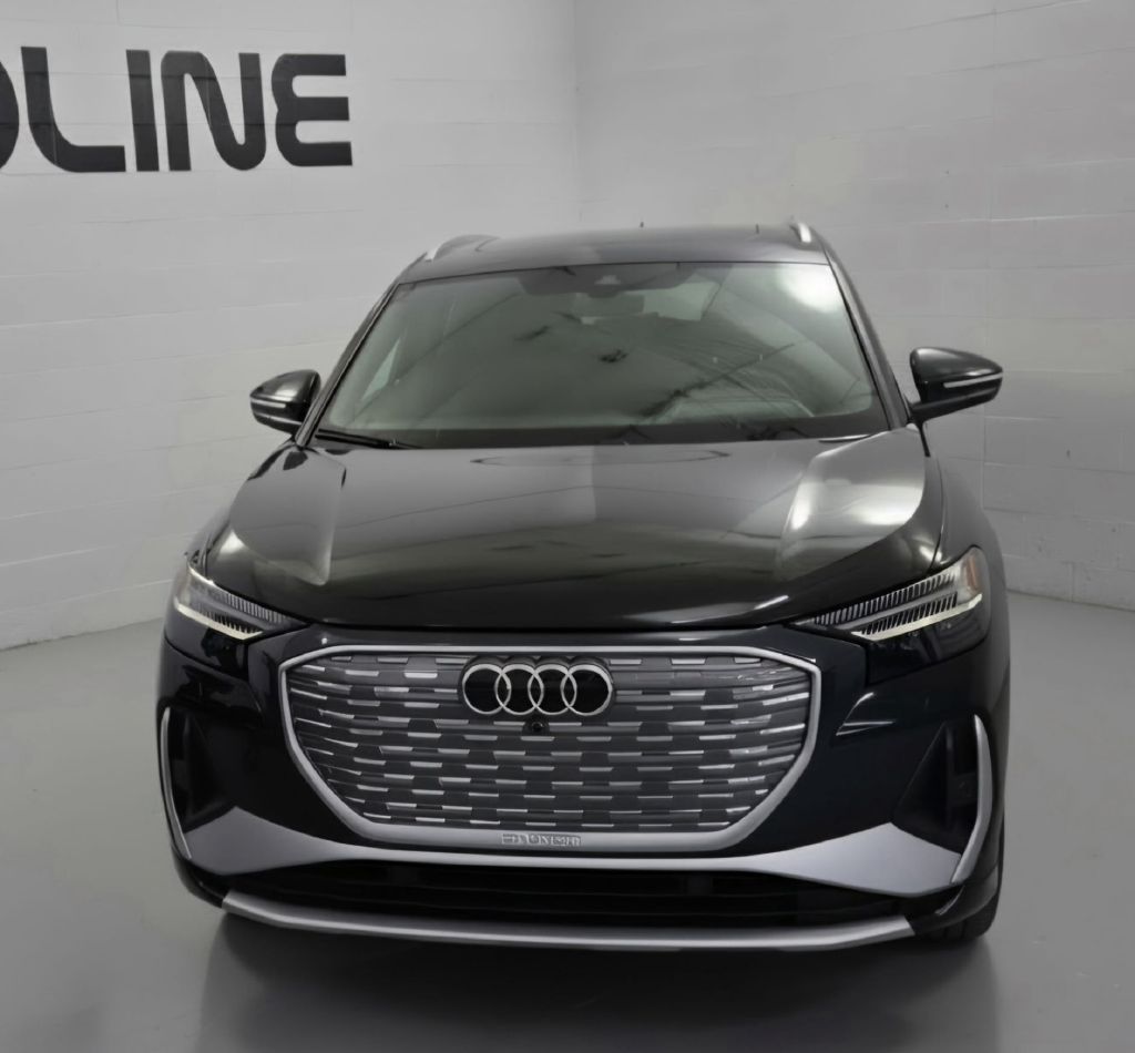 Photo 3 of this AUDI Q4 E-TRON