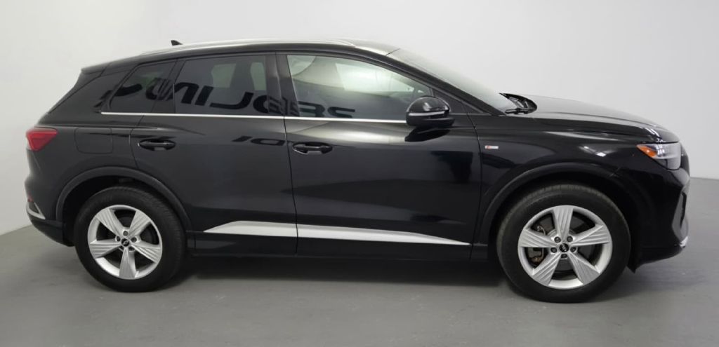 Photo 4 of this AUDI Q4 E-TRON