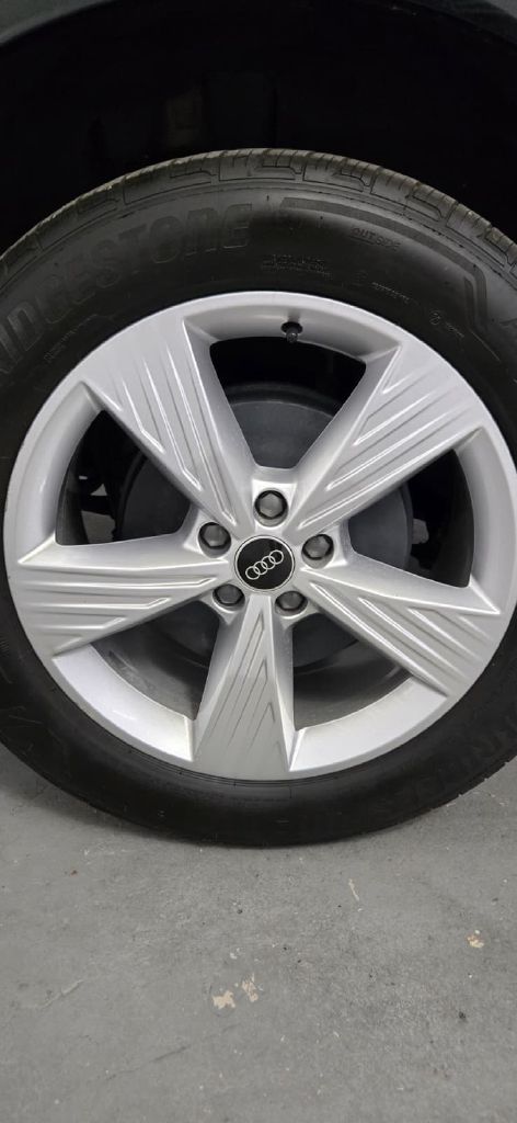 Photo 6 of this AUDI Q4 E-TRON