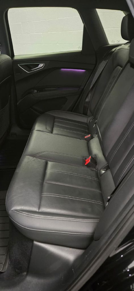 Photo 11 of this AUDI Q4 E-TRON