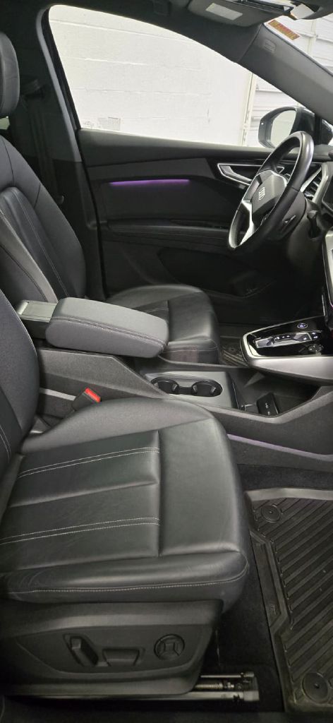Photo 9 of this AUDI Q4 E-TRON