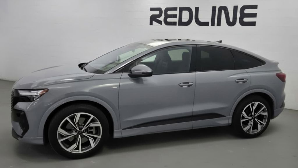 Photo 2 of this AUDI Q4 E-TRON