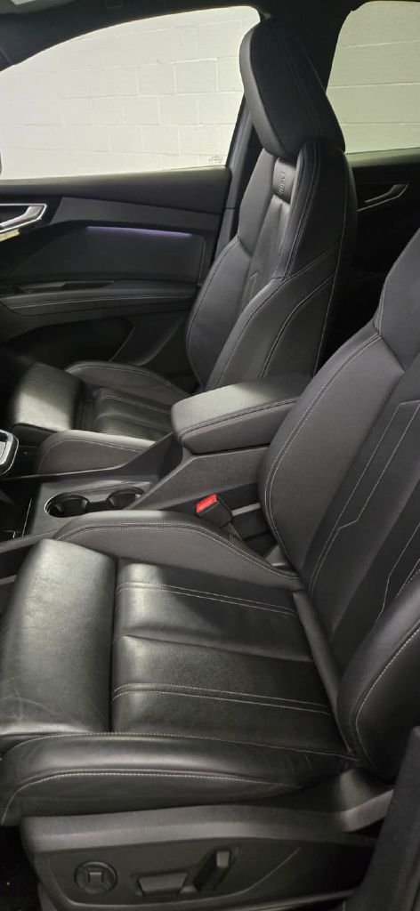 Photo 12 of this AUDI Q4 E-TRON