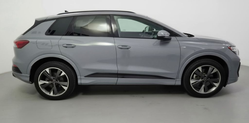 Photo 5 of this AUDI Q4 E-TRON