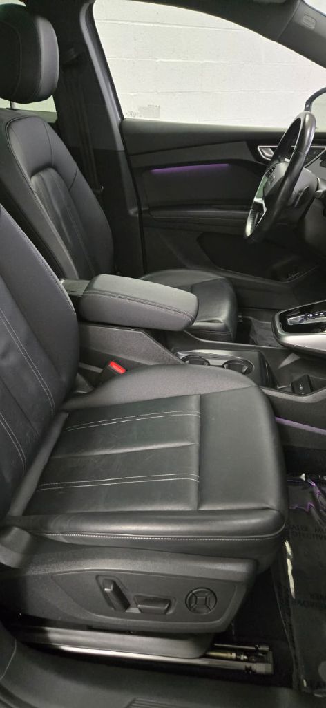 Photo 9 of this AUDI Q4 E-TRON