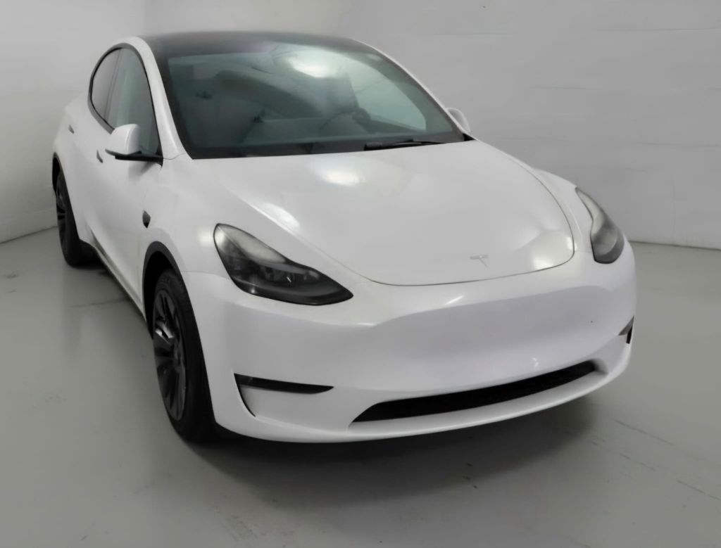Photo 4 of this TESLA MODEL Y