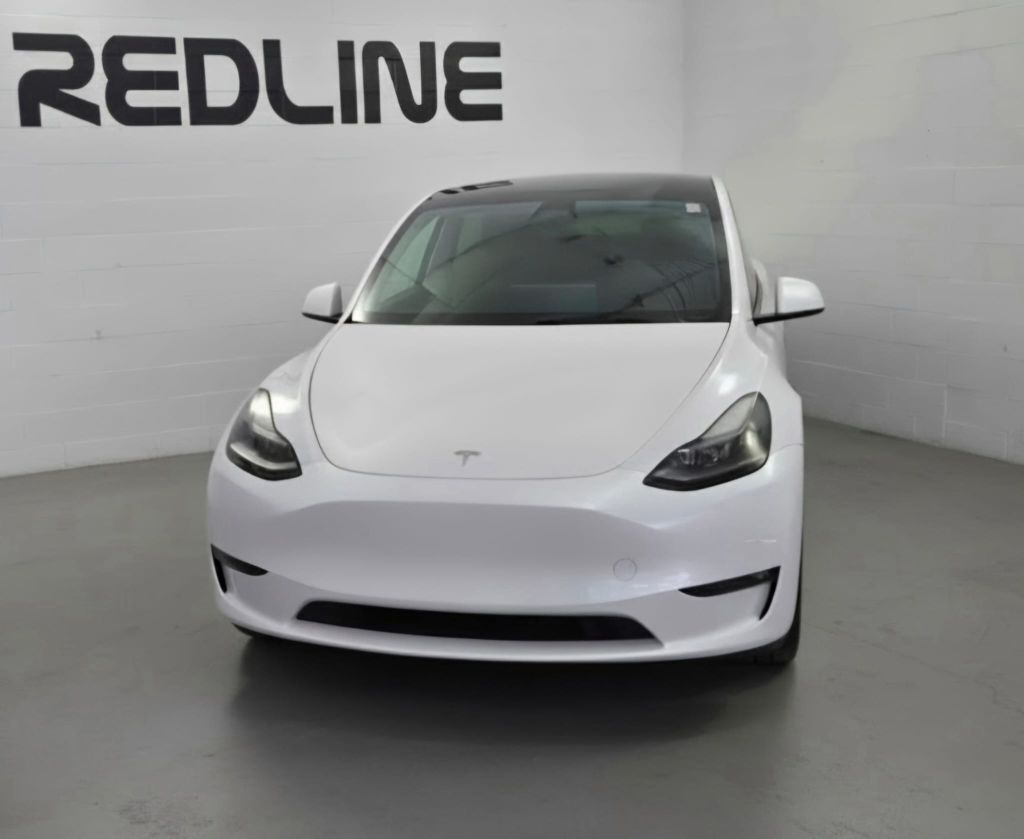 Photo 3 of this TESLA MODEL Y