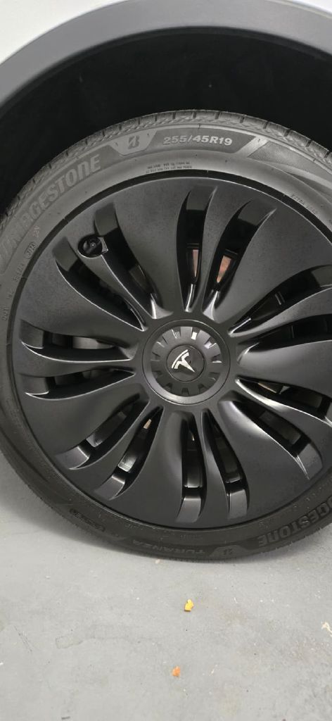 Photo 8 of this TESLA MODEL Y