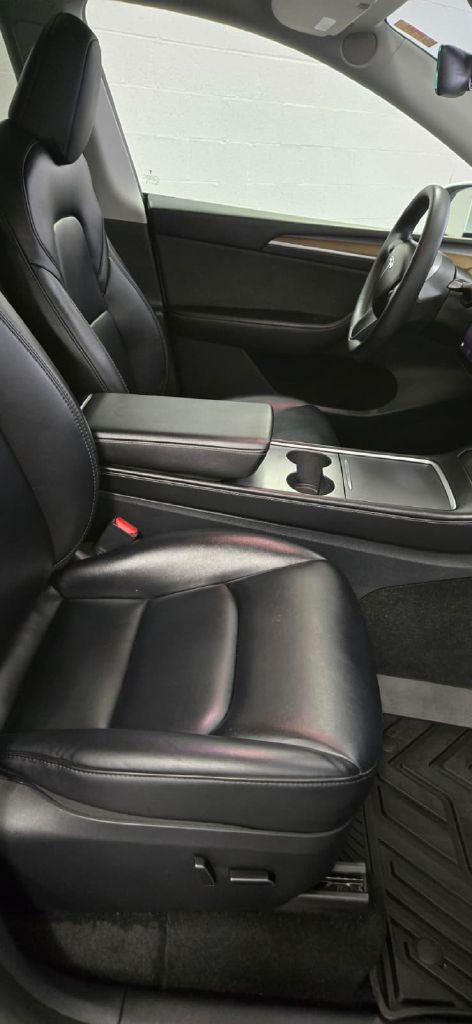 Photo 10 of this TESLA MODEL Y